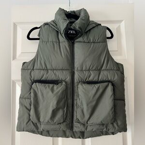 Zara Kid’s Olive Puffer Vest size 8-9
